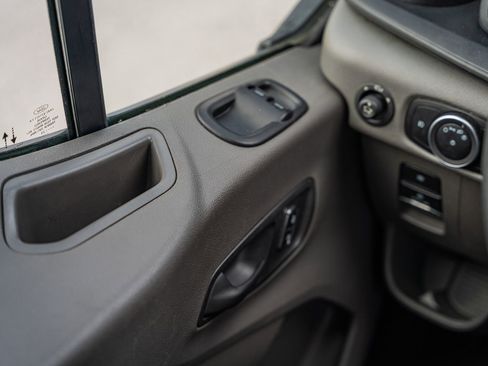 Used 2023 Ford Transit 350 XLT image 31