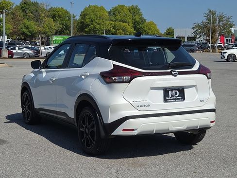 Used 2024 Nissan Kicks SR w/ SR Premium Package FWD image 4