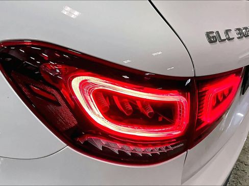 Used 2021 Mercedes-Benz GLC 300 4MATIC image 28