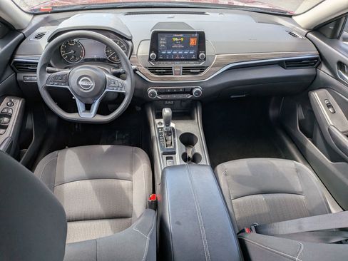 Used 2025 Nissan Altima 2.5 SV AWD/4WD image 28