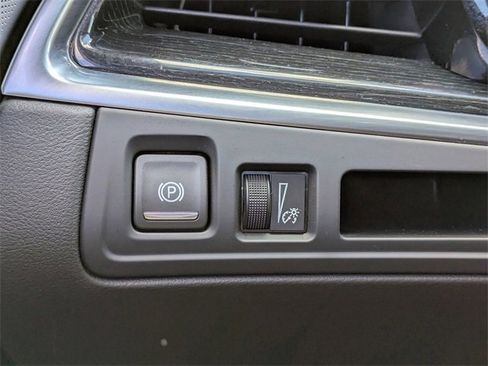 Certified 2025 Cadillac XT5 Premium Luxury image 26