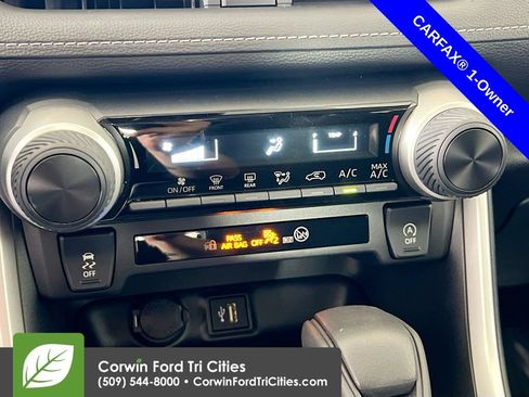 Used 2025 Toyota RAV4 LE AWD/4WD image 9