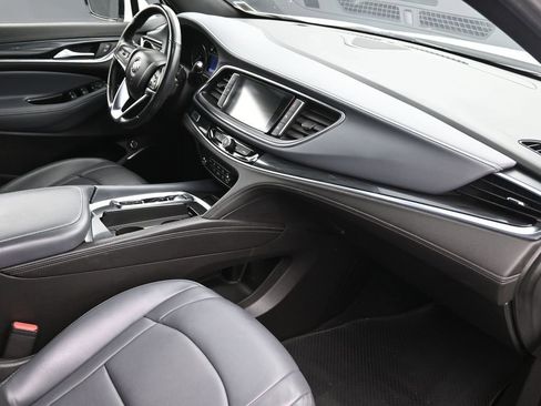 Certified 2022 Buick Enclave Essence image 10