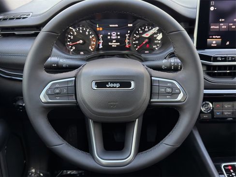 New 2026 Jeep Compass Latitude image 12