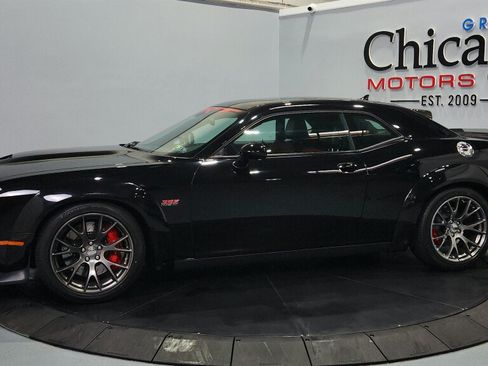 Used 2015 Dodge Challenger SRT w/ Technology Group RWD image 6