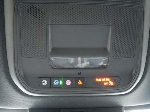 Used 2024 Chevrolet Traverse LT image 24