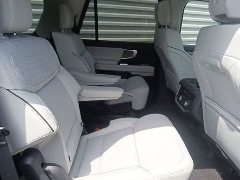 New 2026 Ford Expedition Platinum image 37