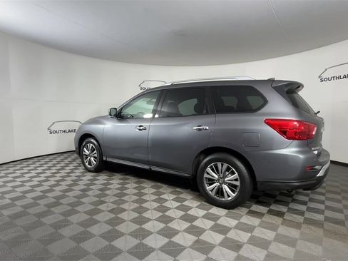 Used 2019 Nissan Pathfinder SV image 6