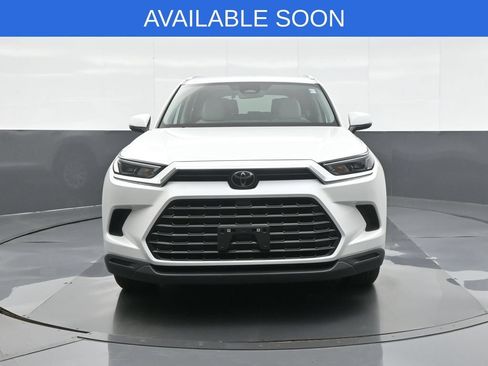 Certified 2024 Toyota Grand Highlander AWD image 2