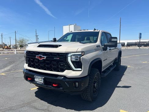New 2026 Chevrolet Silverado 2500 ZR2 w/ LPO, Dark Essentials Package AWD/4WD image 11