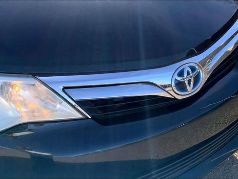 Used 2012 Toyota Camry LE image 27