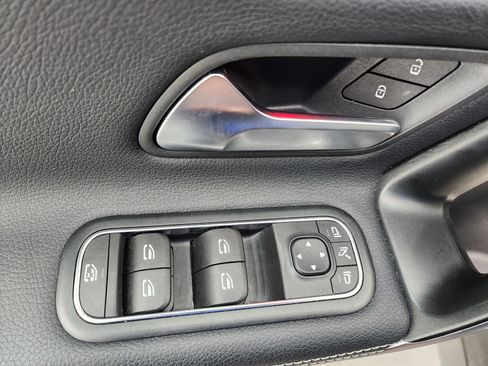 Used 2025 Mercedes-Benz CLA 250 4MATIC image 37