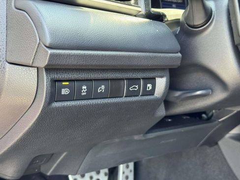 Used 2025 Toyota Camry XSE FWD image 10