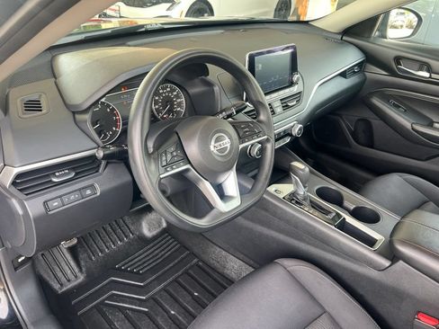 Used 2020 Nissan Altima 2.5 S FWD image 6