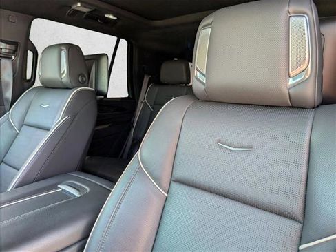 Used 2024 Cadillac Escalade Sport w/ Touring Package AWD/4WD image 18