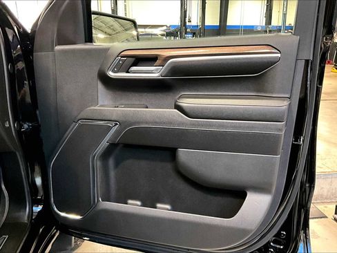 Used 2024 Chevrolet Silverado 1500 RST w/ Z71 Off-Road Package image 12