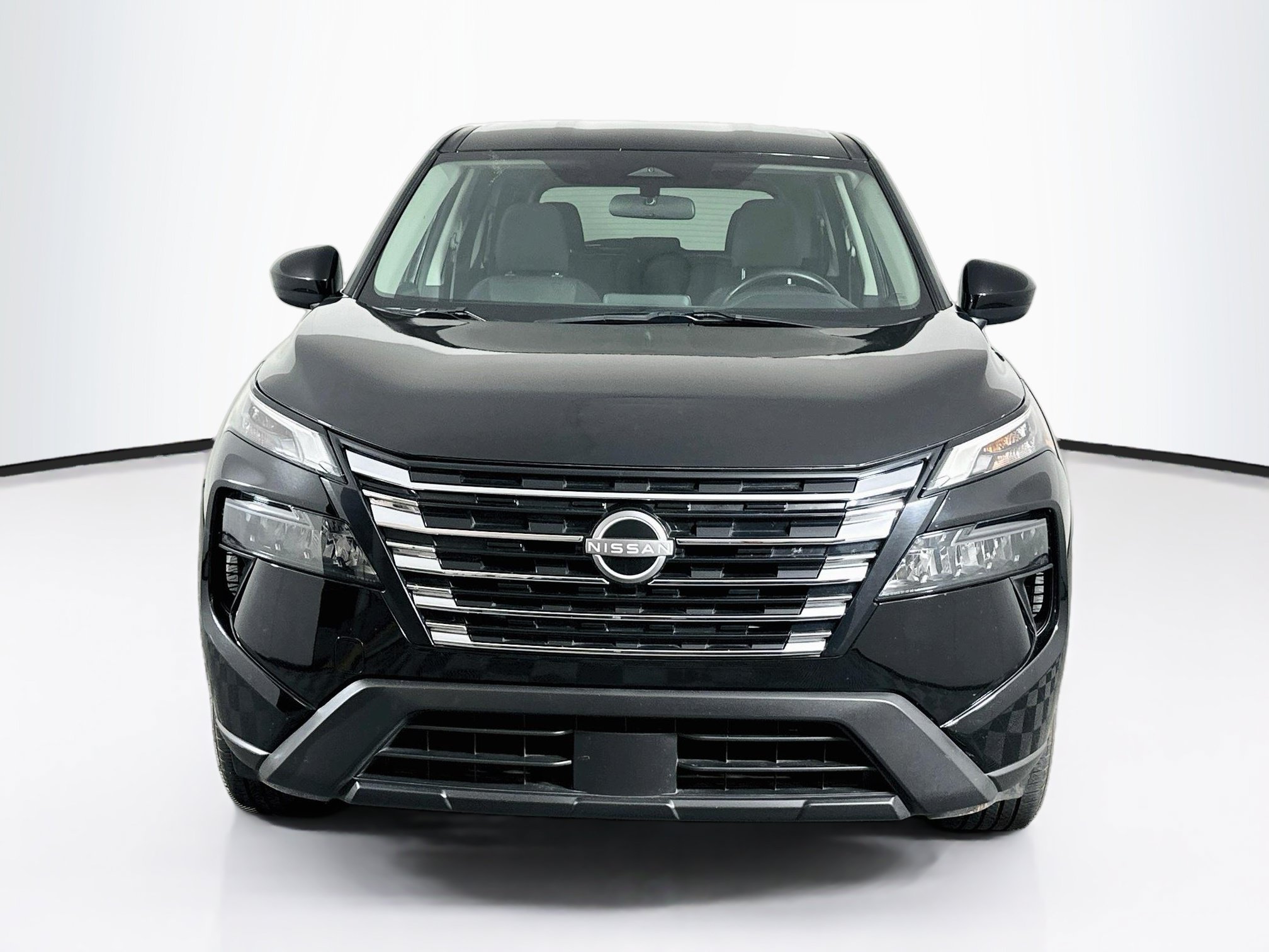Used 2025 Nissan Rogue SV FWD image 2