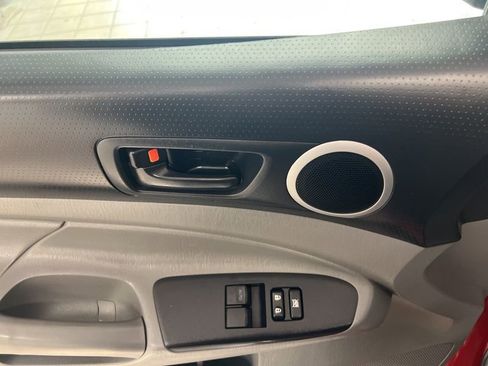 Used 2014 Toyota Tacoma 4x4 Access Cab image 14