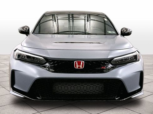Used 2024 Honda Civic Type R image 3