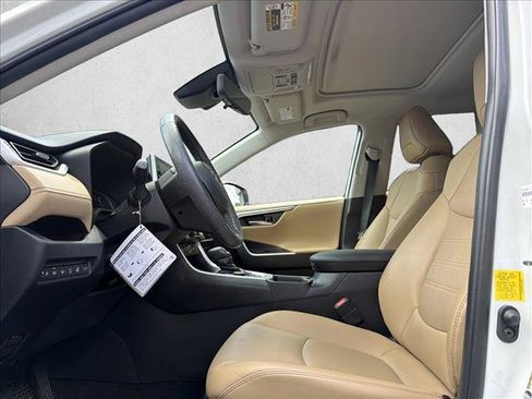 Used 2020 Toyota RAV4 Limited AWD/4WD image 11