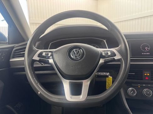 Used 2021 Volkswagen Jetta SE image 19