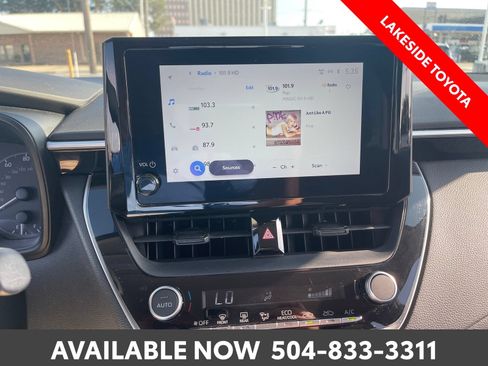 Used 2023 Toyota Corolla LE FWD image 30