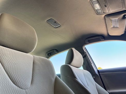 Used 2011 Toyota Camry LE image 18