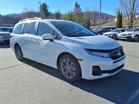 New 2026 Honda Odyssey Touring image 24