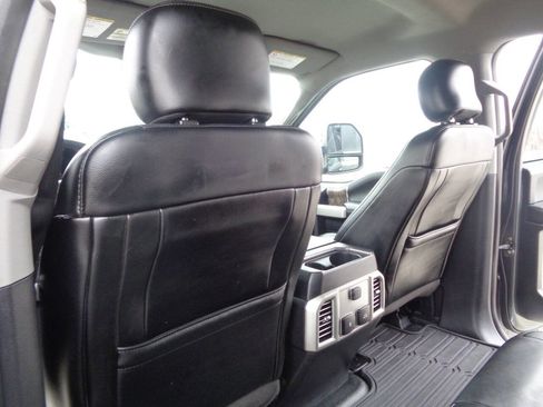 Used 2017 Ford F250 Lariat w/ Chrome Package image 66