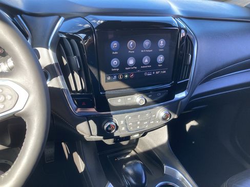 Used 2022 Chevrolet Traverse LT image 21