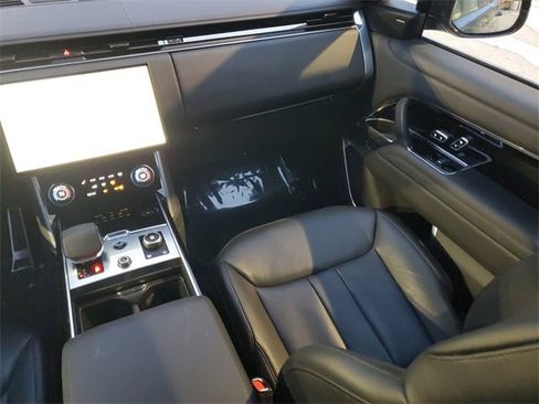 Used 2023 Land Rover Range Rover SE image 15