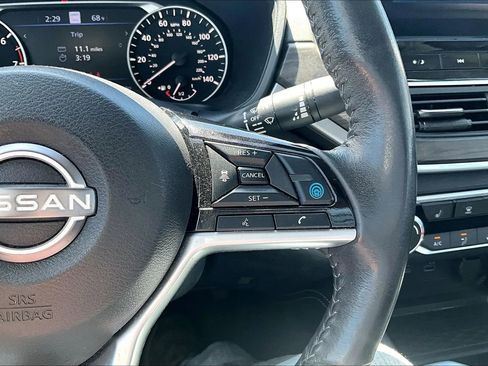 Used 2023 Nissan Altima 2.5 SV w/ SV Premium Package AWD/4WD image 18