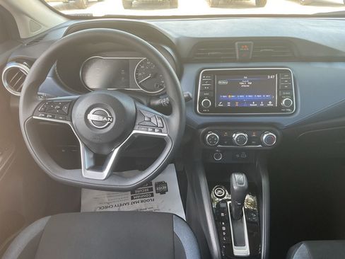 Used 2025 Nissan Versa SV w/ Trunk Package FWD image 15