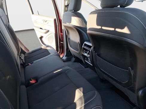 Used 2023 Jeep Grand Cherokee Laredo w/ Luxury Tech Group I image 12