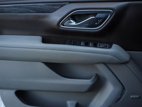 Used 2021 GMC Yukon SLT w/ SLT Premium Package image 38