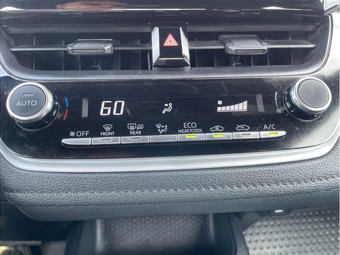 Certified 2025 Toyota Corolla SE w/ Convenience Package FWD image 11