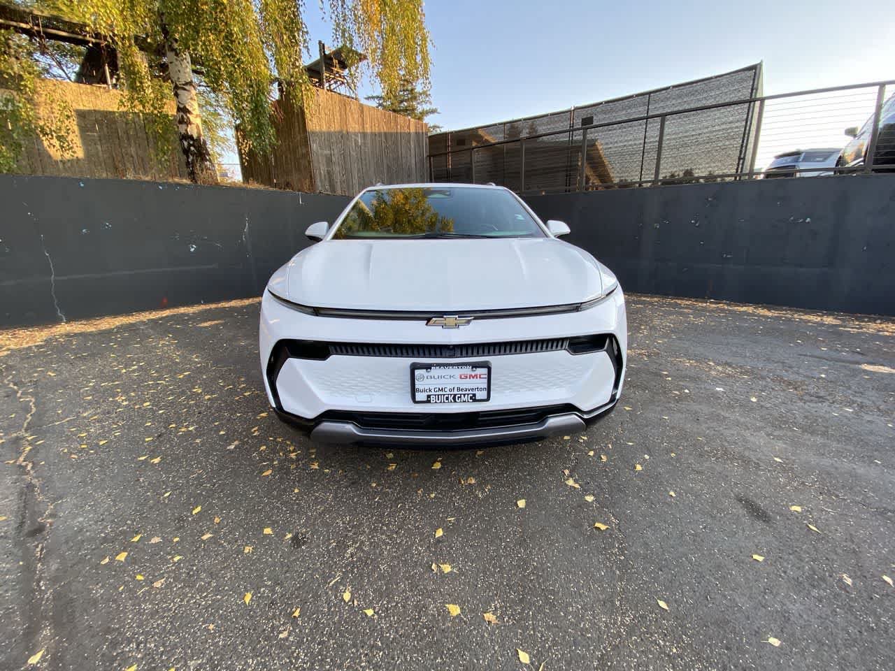 Used 2024 Chevrolet Equinox EV LT FWD image 9