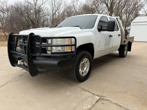Used 2009 Chevrolet Silverado 2500 LT w/ Exterior Plus Package image 4