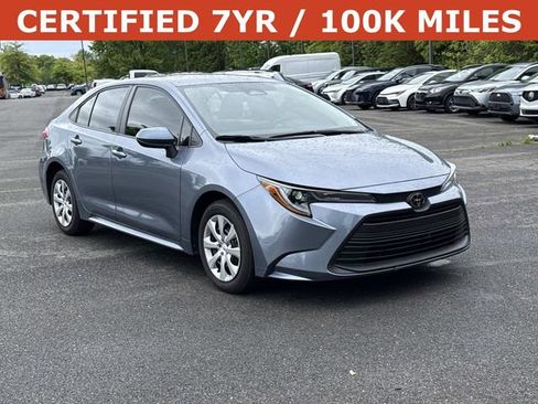 Used 2025 Toyota Corolla LE FWD image 1