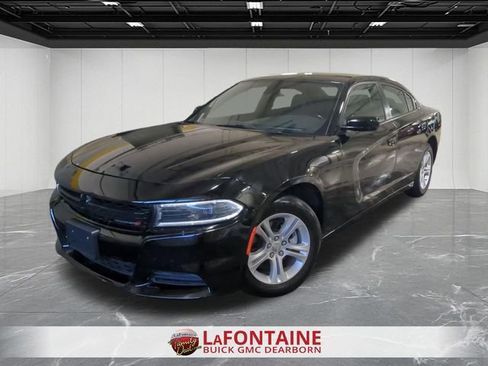 Used 2022 Dodge Charger SXT RWD image 1
