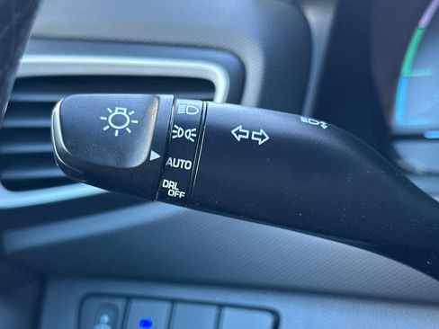 Used 2019 Hyundai Ioniq Limited image 31