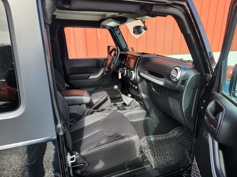 Used 2014 Jeep Wrangler Sahara w/ Dual Top Group image 13