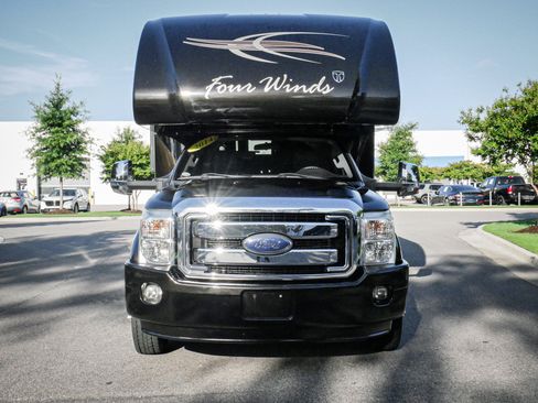 Used 2014 Ford F550 2WD Regular Cab Super Duty image 3