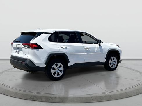 Used 2022 Toyota RAV4 LE w/ Carpet Mat Package (TMS) FWD image 8