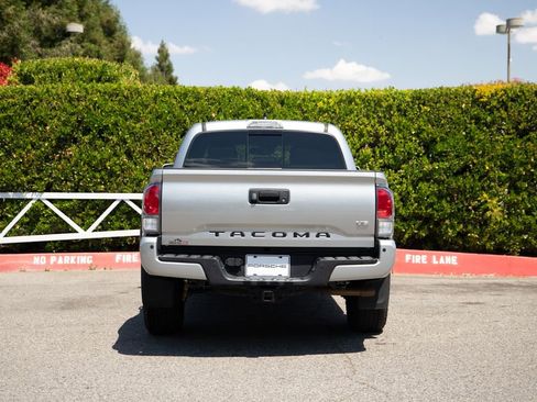 Used 2023 Toyota Tacoma TRD Off-Road w/ TRD Premium Off Road Package AWD/4WD image 8