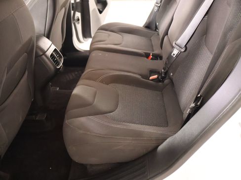 Used 2019 Jeep Cherokee Latitude w/ Popular Appearance Group FWD image 11