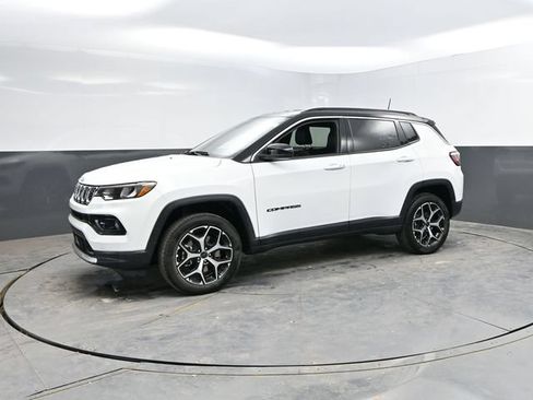Used 2026 Jeep Compass Limited AWD/4WD image 9
