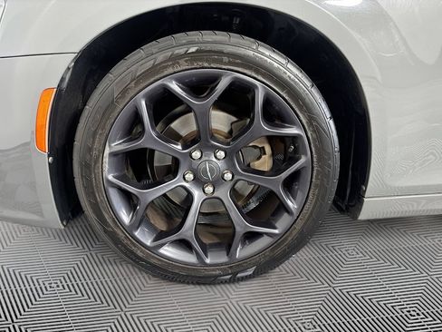 Used 2019 Chrysler 300 S w/ S Model Appearance Package RWD image 30