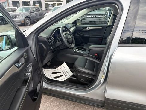 Used 2022 Ford Escape SEL w/ Technology Package AWD/4WD image 15