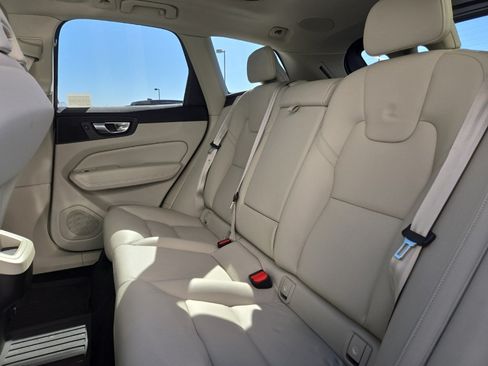 Used 2023 Volvo XC60 B5 Plus w/ Climate Package AWD/4WD image 5
